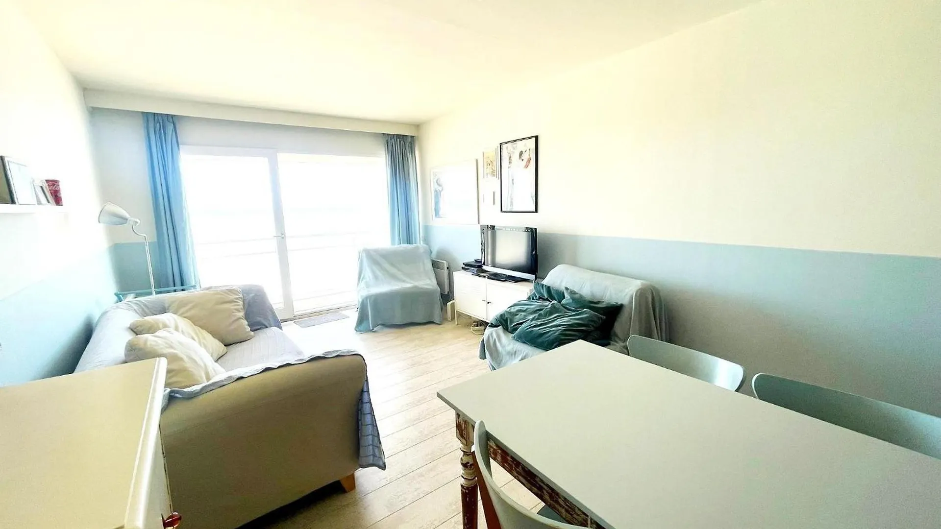Cozy One-Bedroom Apartment With Sea View Middelkerke